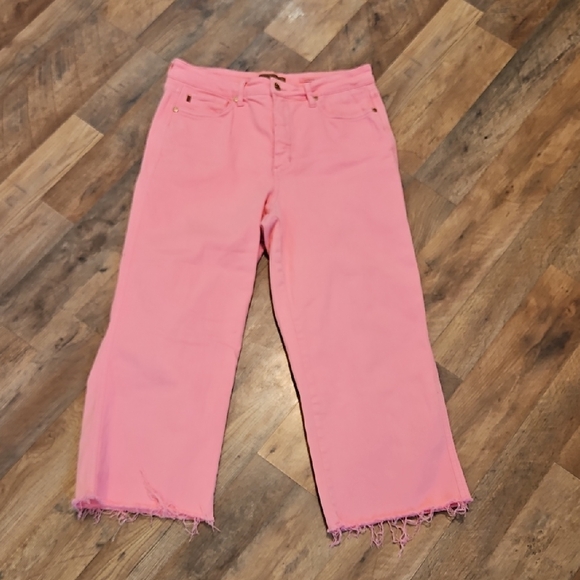 Judy Blue Denim - 👖Judy Blue Pink Cropped Jeans